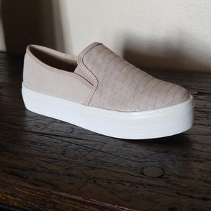 Peyton Slip on sneaker